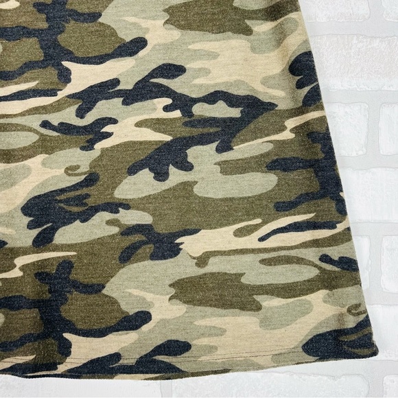 Cute Camo Tee with Keyhole Front and Oversized Comfy Fit Size S/M - Picture 3 of 8